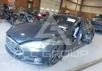 2015 Tesla Model S фото