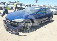 2015 Tesla Model S фото