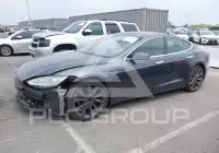 2015 Tesla Model S фото