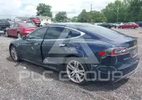 2015 Tesla Model S фото