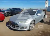 2015 Tesla Model S фото