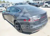 2015 Tesla Model S фото
