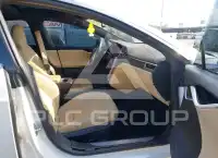 2015 Tesla Model S фото