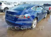 2015 Tesla Model S фото