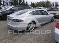 2015 Tesla Model S фото