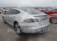 2015 Tesla Model S фото