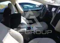 2015 Tesla Model S photo