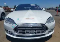2015 Tesla Model S фото