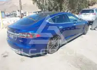 2015 Tesla Model S фото