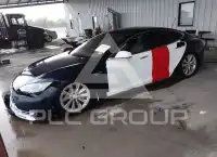 2015 Tesla Model S фото