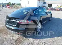 2015 Tesla Model S photo
