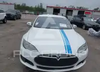 2015 Tesla Model S фото