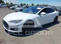 2015 Tesla Model S фото