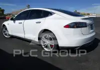 2015 Tesla Model S фото