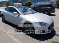 2015 Tesla Model S фото