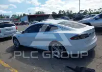 2015 Tesla Model S photo