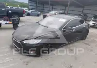 2015 Tesla Model S photo