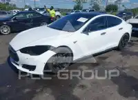 2015 Tesla Model S фото