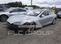 2015 Tesla Model S фото