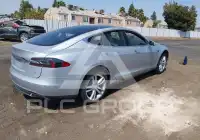 2015 Tesla Model S photo