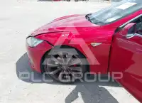 2015 Tesla Model S фото
