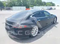 2015 Tesla Model S фото