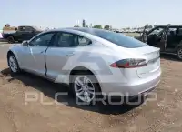 2015 Tesla Model S photo