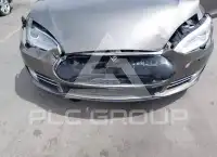 2015 Tesla Model S фото