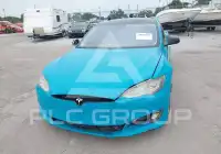 2015 Tesla Model S фото