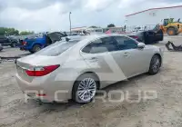 2015 Lexus ES350 photo
