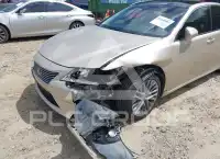 2015 Lexus ES350 photo