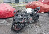 2015 Yamaha YZFR1 фото