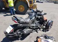 2015 Can-AM SPYDER фото