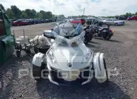 2015 Can-AM SPYDER фото