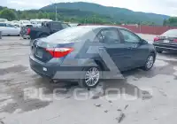 2015 Toyota COROLLA фото