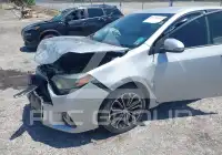 2015 Toyota COROLLA фото