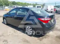 2015 Toyota COROLLA фото
