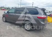 2015 Toyota SIENNA photo