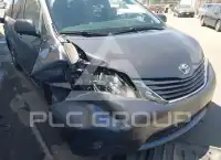 2015 Toyota SIENNA фото
