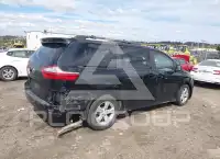 2015 Toyota SIENNA photo