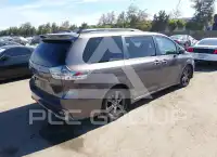 2015 Toyota SIENNA photo