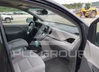 2015 Toyota SIENNA photo