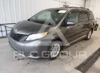 2015 Toyota SIENNA фото