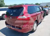 2015 Toyota SIENNA photo