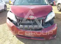 2015 Toyota SIENNA фото