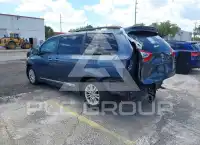 2015 Toyota SIENNA фото