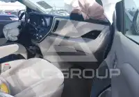 2015 Toyota SIENNA photo