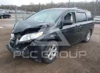 2015 Toyota SIENNA фото