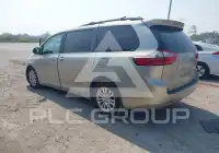 2015 Toyota SIENNA photo