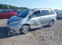 2015 Toyota SIENNA фото